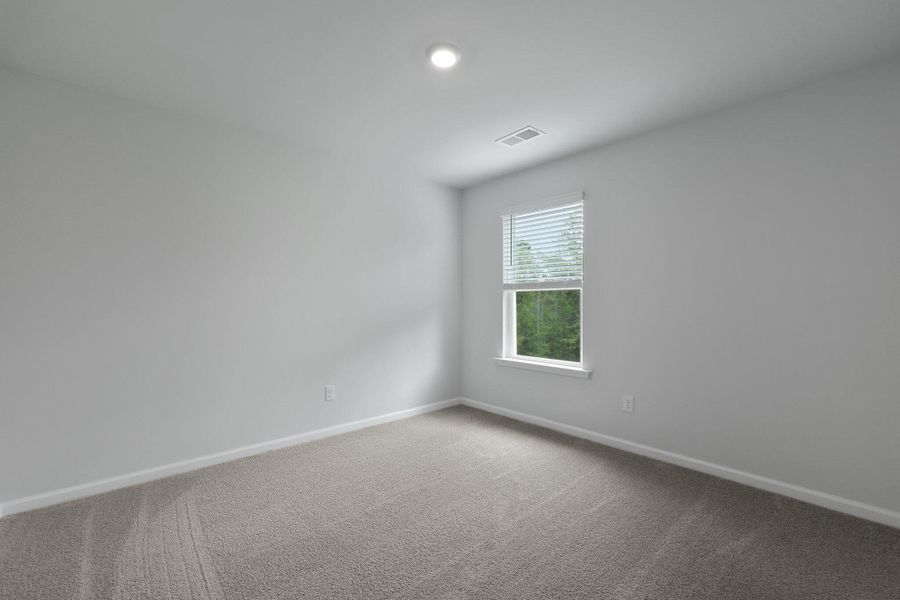 Spacious, unfurnished interior of a new home in Carolina Groves, Moncks Corner (Image 20).