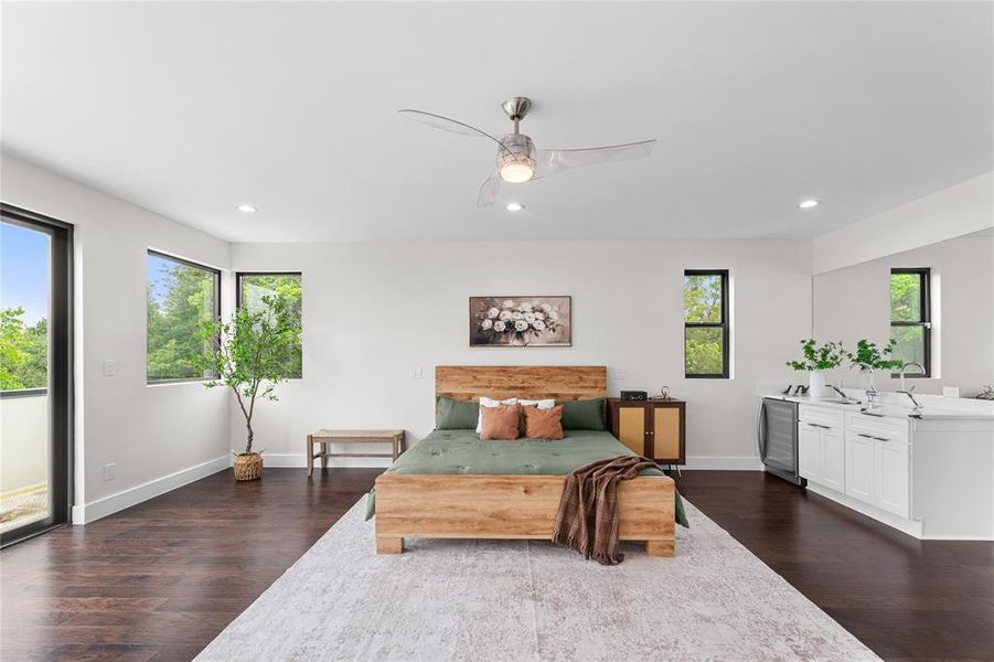 Furnished interior view inside a new home in , Dallas (Image 8).