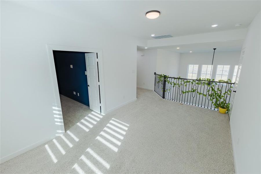 Spacious, unfurnished interior of a new home in , Aubrey (Image 24).