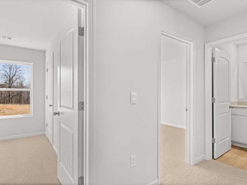 Spacious, unfurnished interior of a new home in Rolling Meadows, Jasper (Image 33).