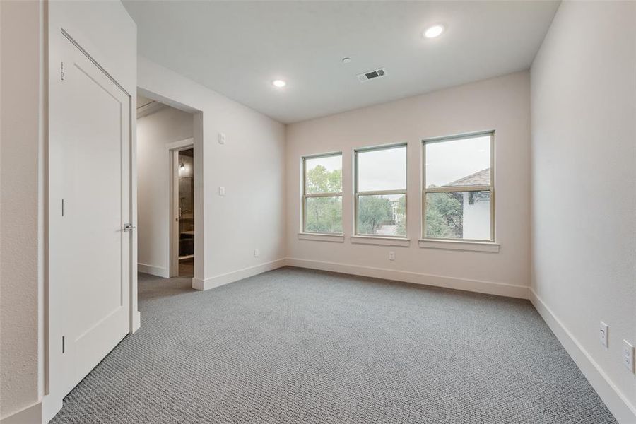 Spacious, unfurnished interior of a new home in , Lake Dallas (Image 11). Spacious, unfurnished interior of a new home in , Lake Dallas (Image 11).