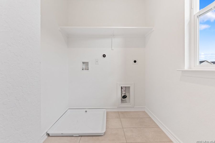 Spacious, unfurnished interior of a new home in Preserve at Culebra - Villa Collection, San Antonio (Image 25). Spacious, unfurnished interior of a new home in Preserve at Culebra - Villa Collection, San Antonio (Image 25).