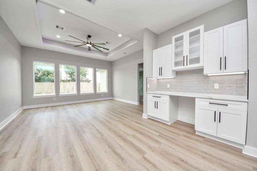 Spacious, unfurnished interior of a new home in , Pasadena (Image 39).