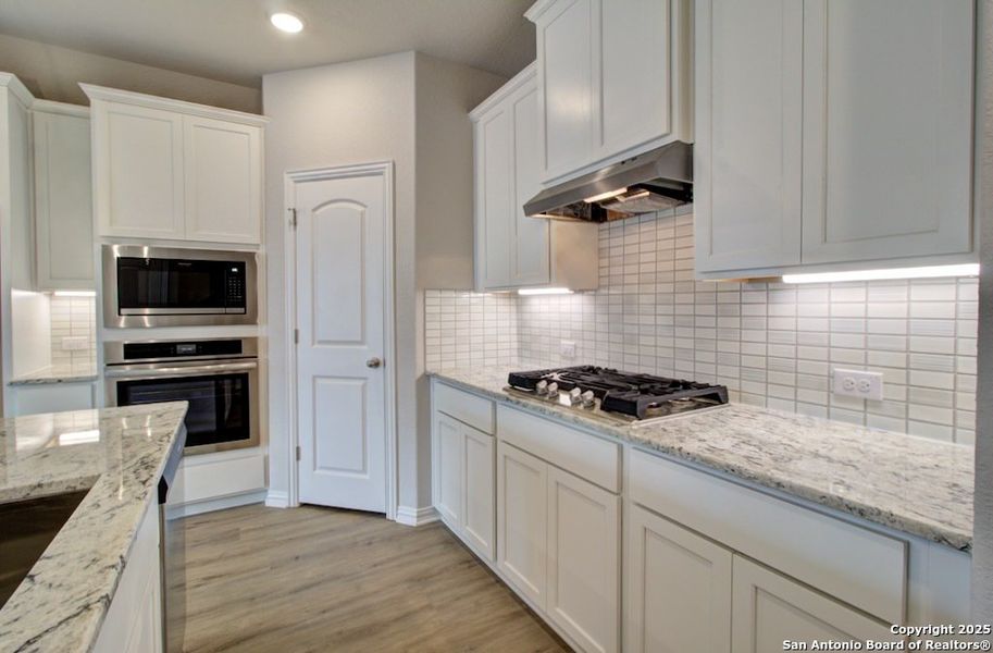 Furnished interior view inside a new home in Meyer Ranch – Premier, New Braunfels (Image 5). Furnished interior view inside a new home in Meyer Ranch – Premier, New Braunfels (Image 5).