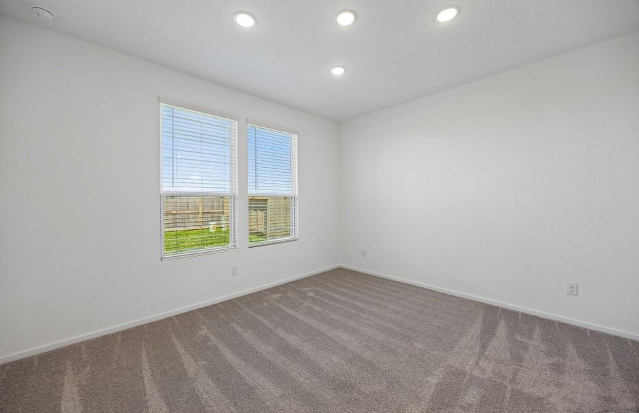 Spacious, unfurnished interior of a new home in Stokesbury, Waller (Image 23).