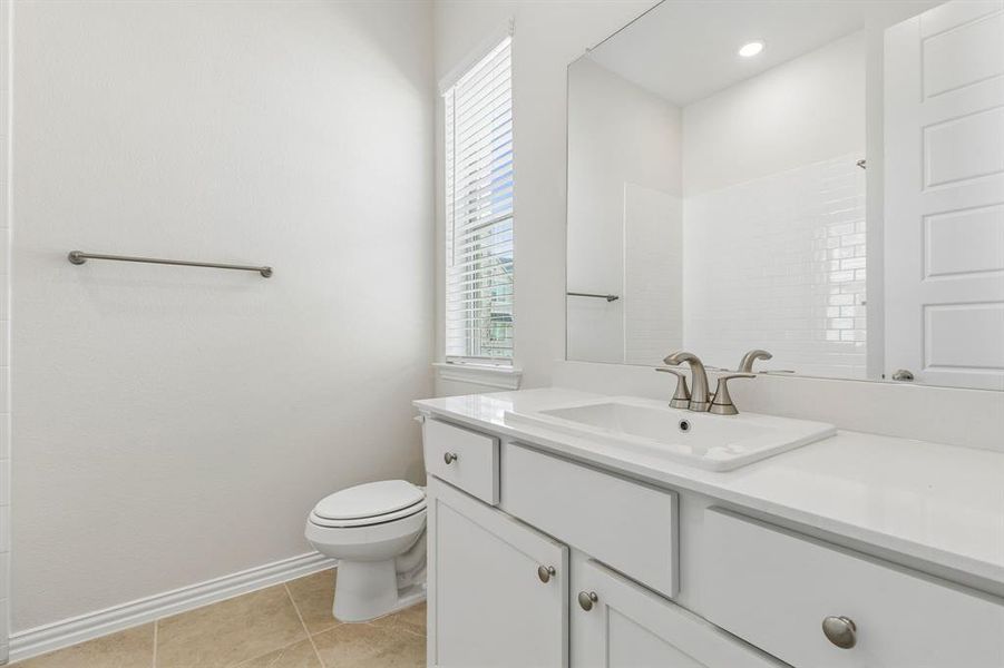 Furnished interior view inside a new home in , Frisco (Image 5).