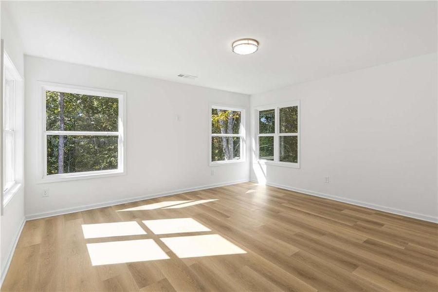 Spacious, unfurnished interior of a new home in , Gainesville (Image 24).