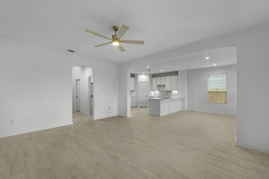 Spacious, unfurnished interior of a new home in Cypresswood Landing, Humble (Image 16).
