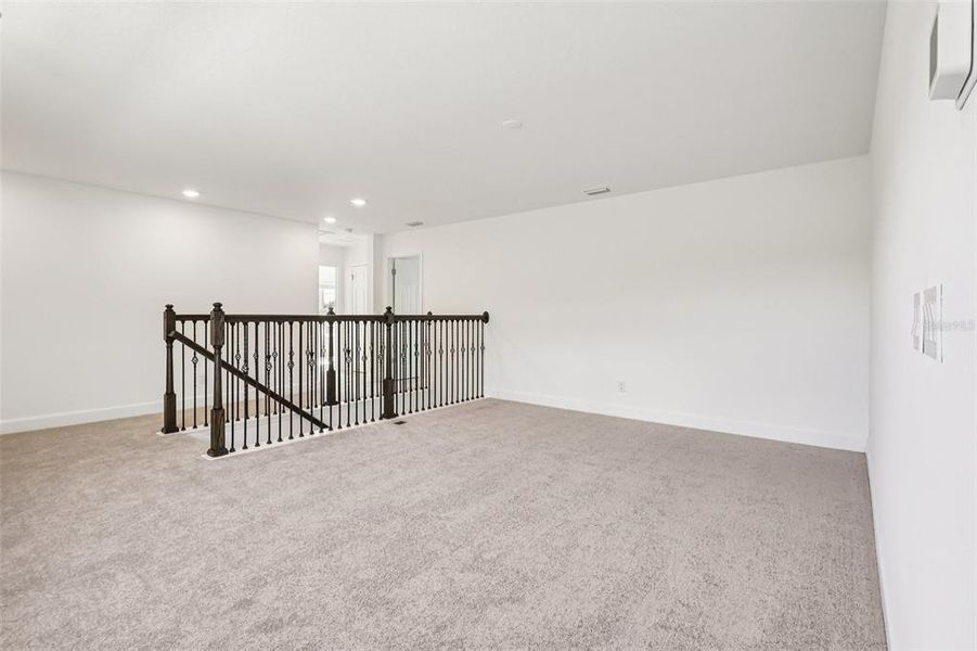 Spacious, unfurnished interior of a new home in Harrell Oaks, Orlando (Image 23).