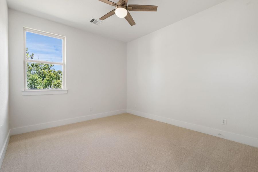 Spacious, unfurnished interior of a new home in , Tomball (Image 26).