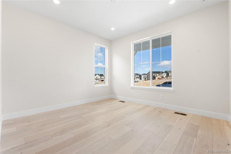 Spacious, unfurnished interior of a new home in Gallery at The Canyons, Castle Pines (Image 26).