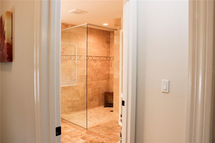 Image 34 of a home in .