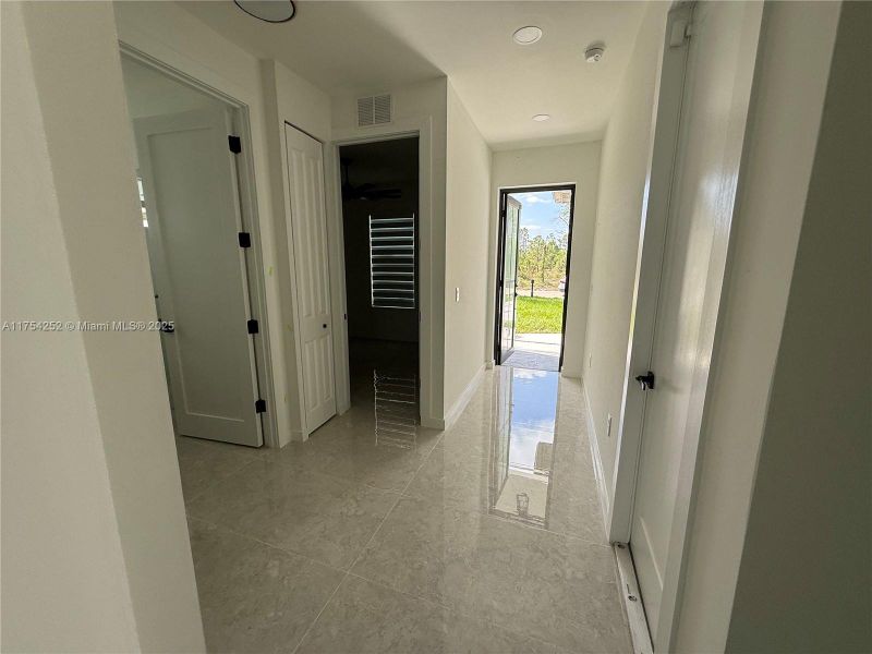 Spacious, unfurnished interior of a new home in , Punta Gorda (Image 38).