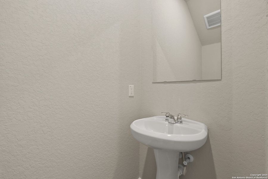 Image 25 of a home in Hickory Ridge.