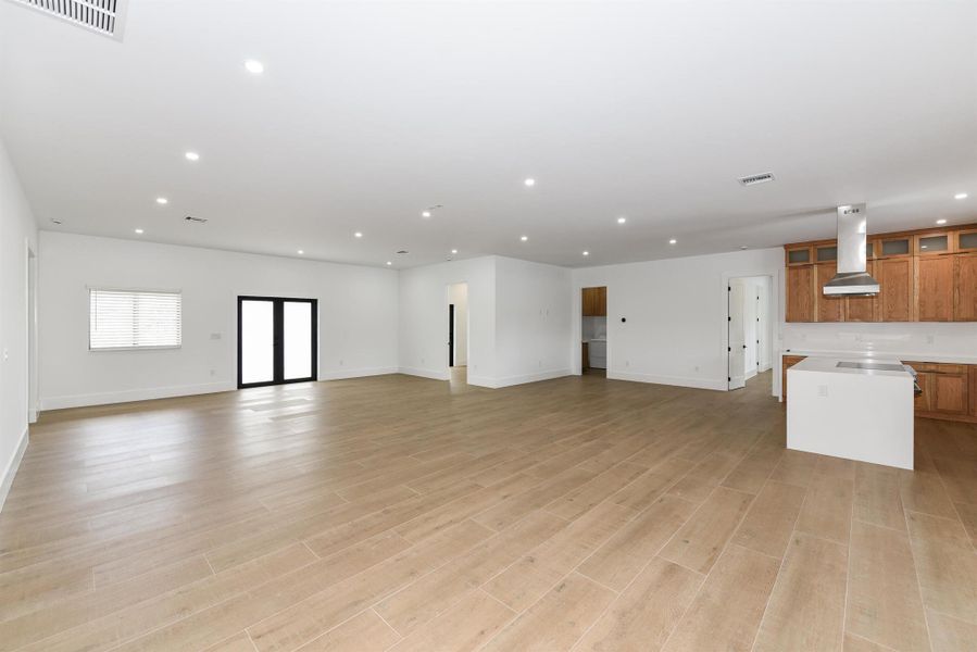 Spacious, unfurnished interior of a new home in , West Palm Beach (Image 15).