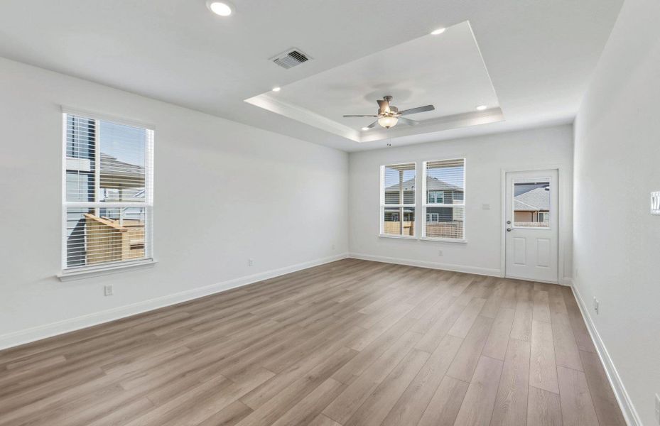 Spacious, unfurnished interior of a new home in Patterson Ranch, Georgetown (Image 15).