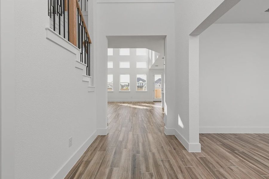 Spacious, unfurnished interior of a new home in Enclave at Cele, Pflugerville (Image 17).