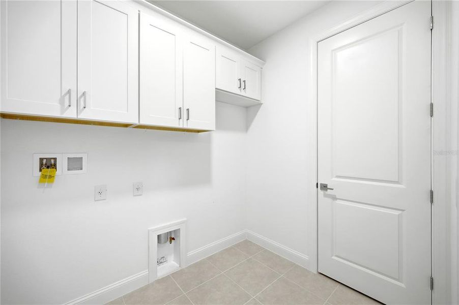 Spacious, unfurnished interior of a new home in , Apollo Beach (Image 14).