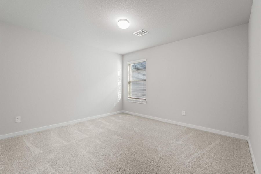 Spacious, unfurnished interior of a new home in Morton Creek Ranch, Katy (Image 14).