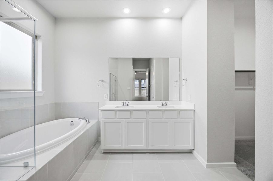 Furnished interior view inside a new home in Lago Mar  50'  &  55', Texas City (Image 8).