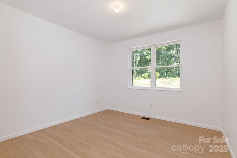 Spacious, unfurnished interior of a new home in , Flat Rock (Image 14).