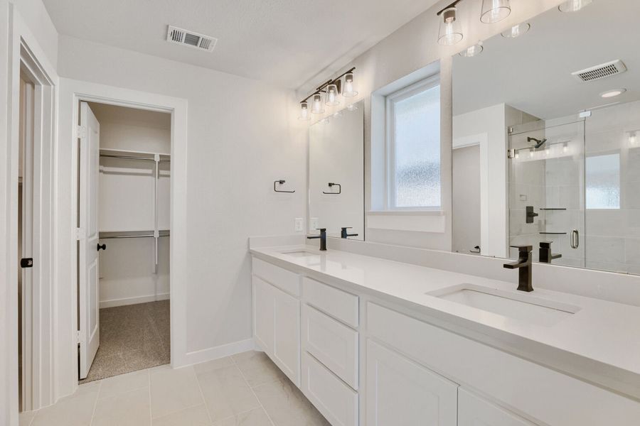Plan 1604 Representative Photo of Main Bath Plan 1604 Representative Photo of Main Bath