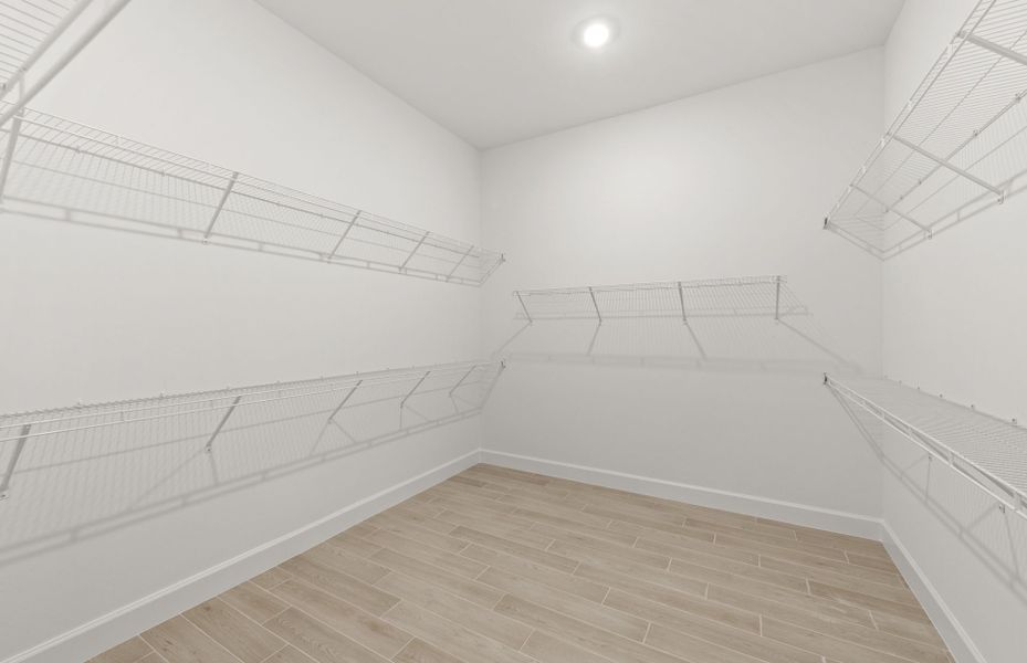 Spacious, unfurnished interior of a new home in Del Webb Catalina, Lakewood Ranch (Image 19).