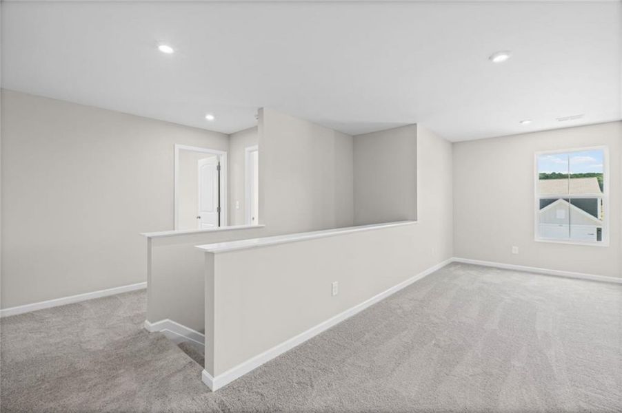 Spacious, unfurnished interior of a new home in Three Rivers, Rome (Image 29).