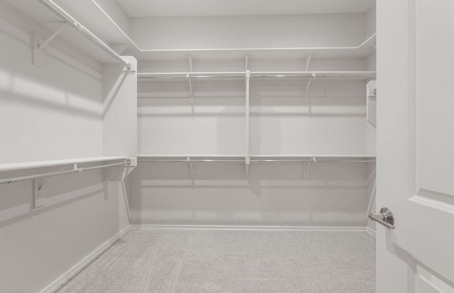 Spacious, unfurnished interior of a new home in Sun City Anthem at Merrill Ranch, Florence (Image 17).