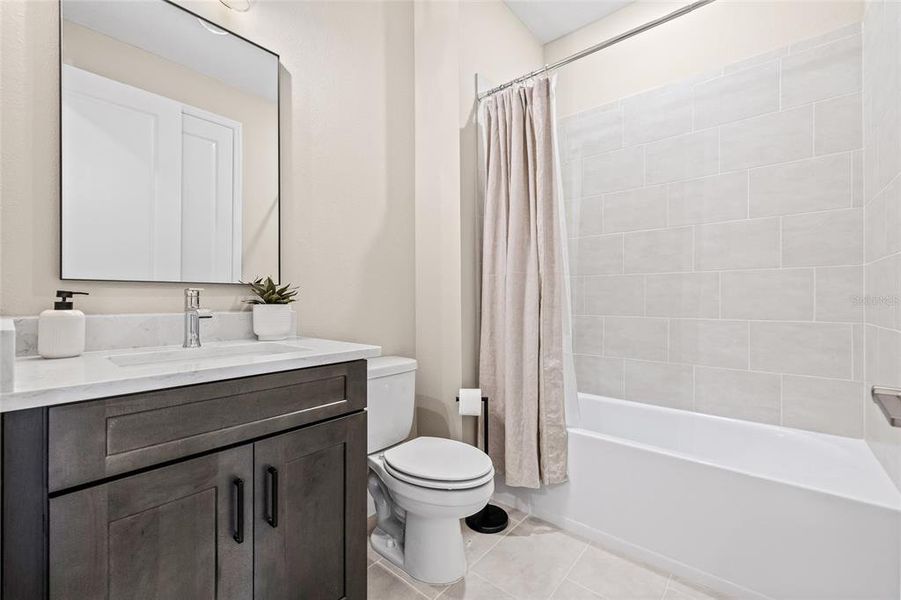 Furnished interior view inside a new home in Tiburon, Nokomis (Image 34).