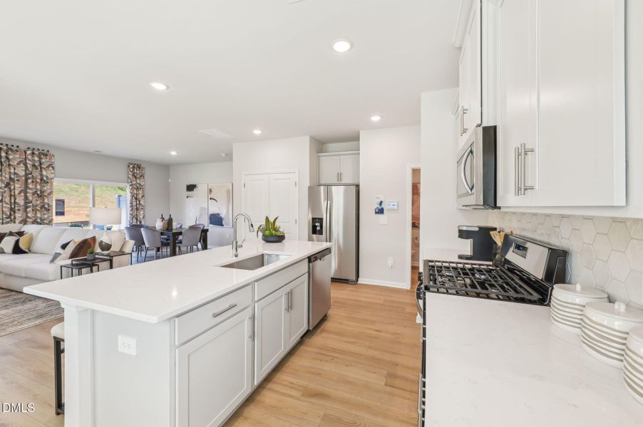 11-web-or-mls-Raleigh - Oakwood - 1066 W