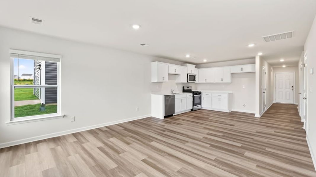Spacious, unfurnished interior of a new home in Durbin Meadows, Fountain Inn (Image 23).