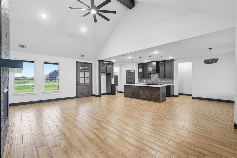 Spacious, unfurnished interior of a new home in , Sanger (Image 20). Spacious, unfurnished interior of a new home in , Sanger (Image 20).