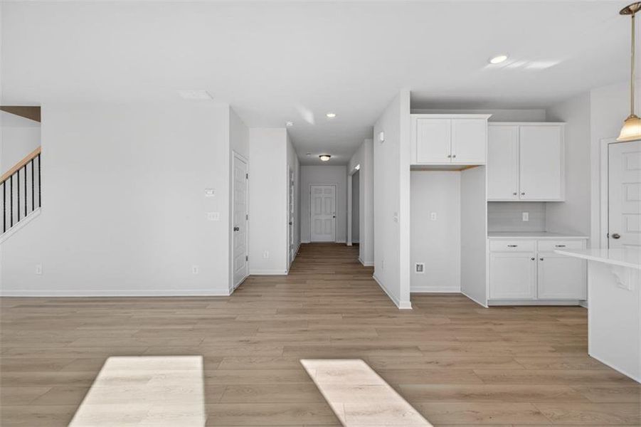 Spacious, unfurnished interior of a new home in Victoria Heights, Dallas (Image 36).