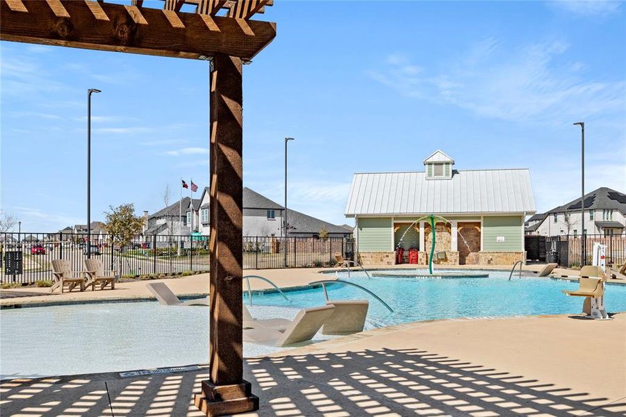 Community amenities in Creekside, Royse City (Image 34).