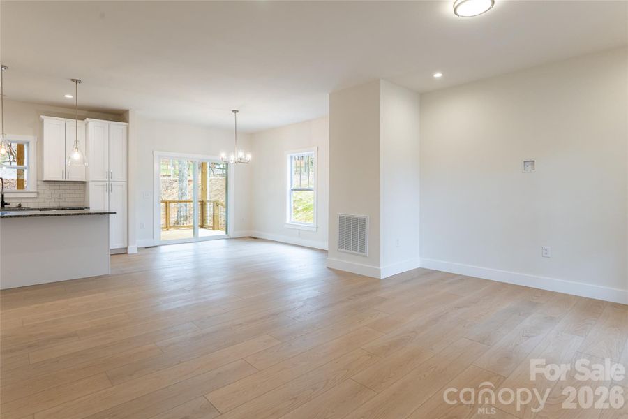 Spacious, unfurnished interior of a new home in , Fairview (Image 18).