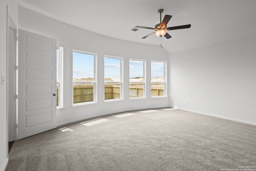 Spacious, unfurnished interior of a new home in Ladera 50', San Antonio (Image 16). Spacious, unfurnished interior of a new home in Ladera 50', San Antonio (Image 16).