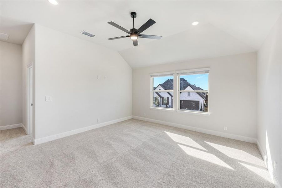 Spacious, unfurnished interior of a new home in Devonshire Classic 60-65, Forney (Image 32). Spacious, unfurnished interior of a new home in Devonshire Classic 60-65, Forney (Image 32).