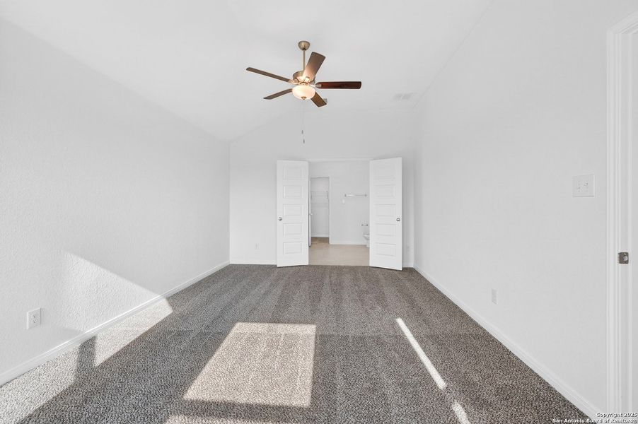 Spacious, unfurnished interior of a new home in Paloma Park, Converse (Image 38).