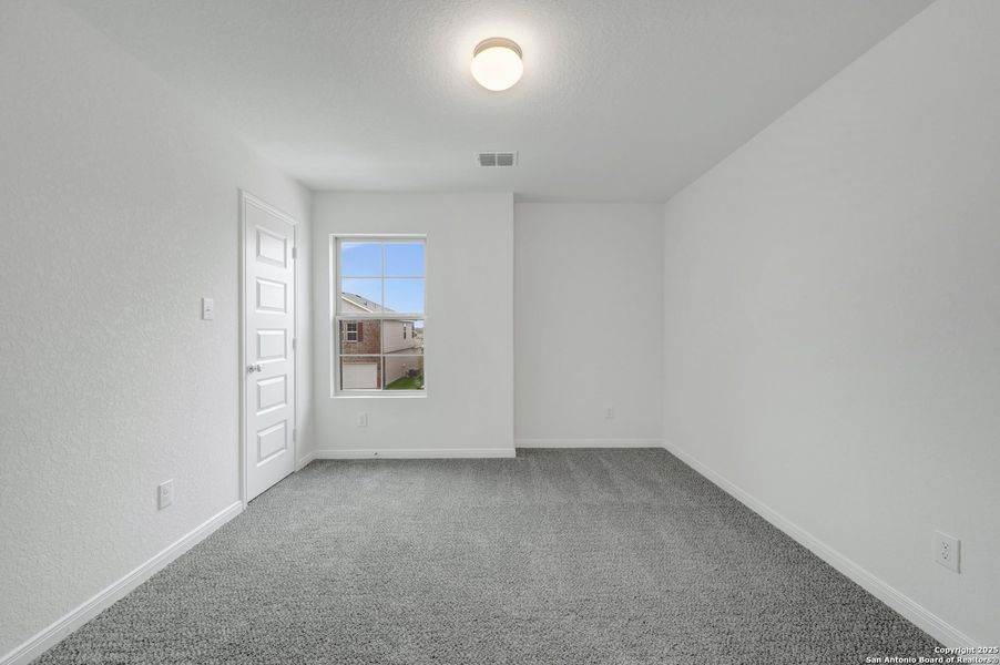Spacious, unfurnished interior of a new home in Paloma Park, Converse (Image 36).
