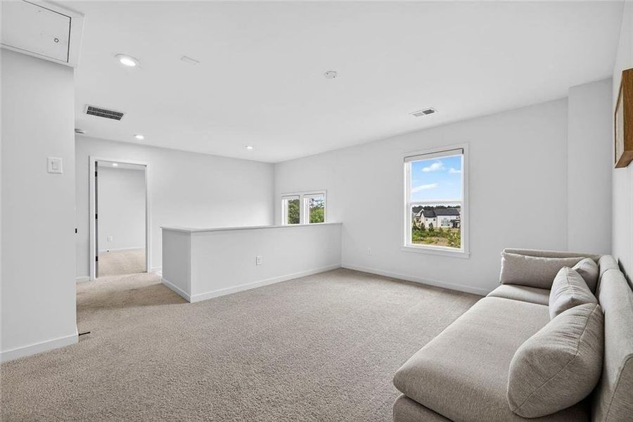 Spacious, unfurnished interior of a new home in Sweetbay Farm, Lawrenceville (Image 19).