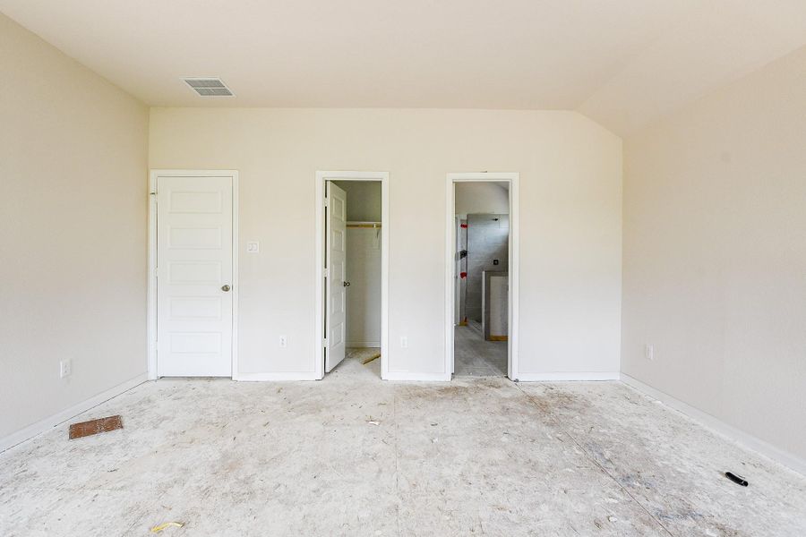 This room has a well-appointed closet. This room has a well-appointed closet.
