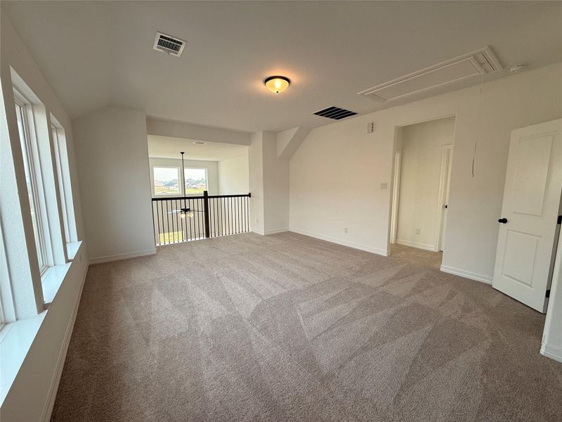 Spacious, unfurnished interior of a new home in Wildrye, Waller (Image 10).