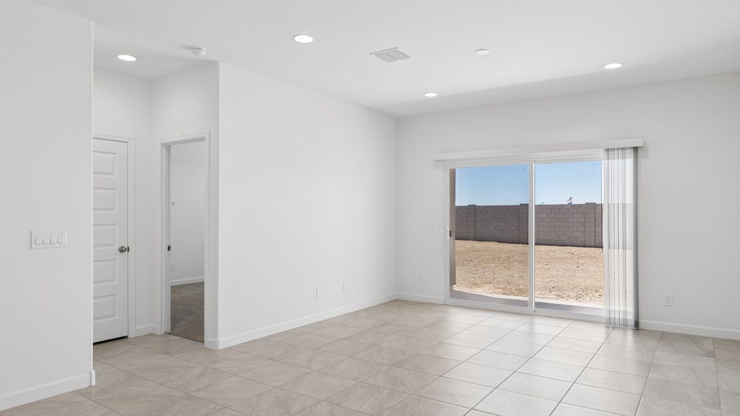 Spacious, unfurnished interior of a new home in Quail Ranch, San Tan Valley (Image 18). Spacious, unfurnished interior of a new home in Quail Ranch, San Tan Valley (Image 18).