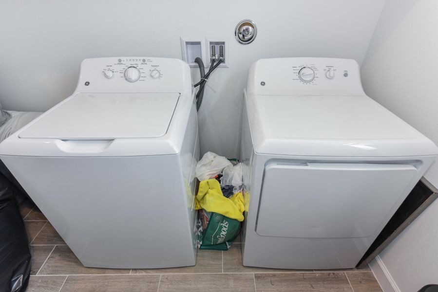 1525 STOCKBRIDGE STREET-print-025-033-15