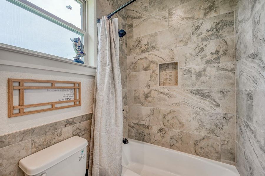 Furnished interior view inside a new home in , Horseshoe Bay (Image 8).