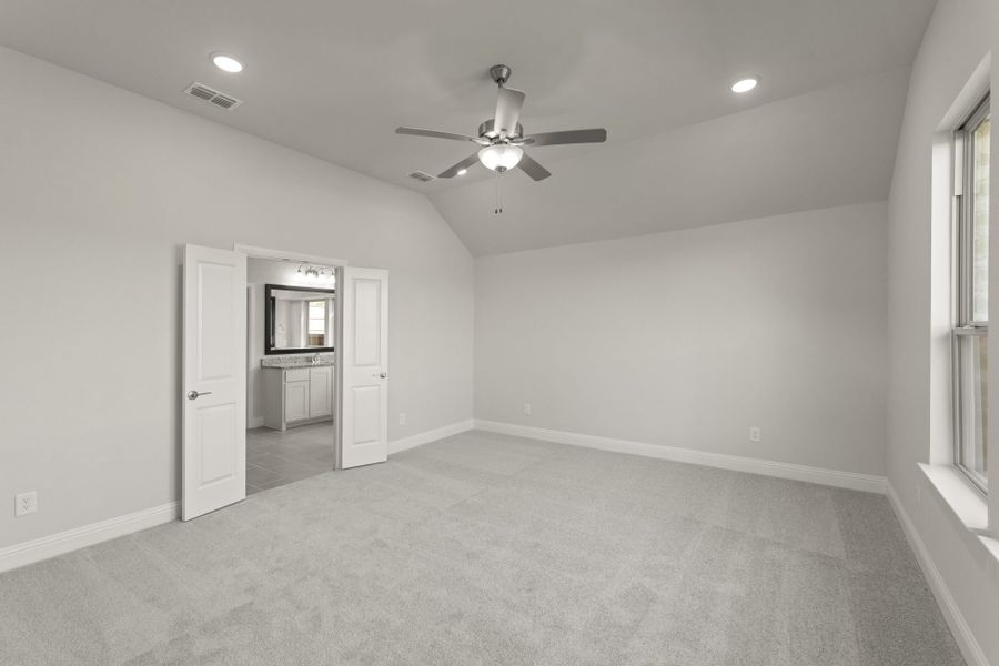 Spacious, unfurnished interior of a new home in Meadow Run, Melissa (Image 19).