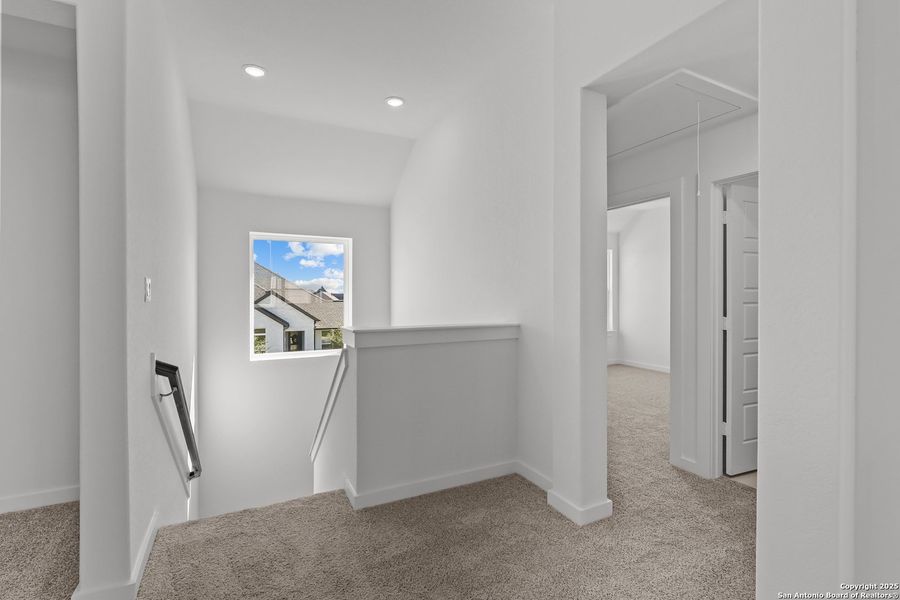 Spacious, unfurnished interior of a new home in Stillwater Ranch, San Antonio (Image 32). Spacious, unfurnished interior of a new home in Stillwater Ranch, San Antonio (Image 32).