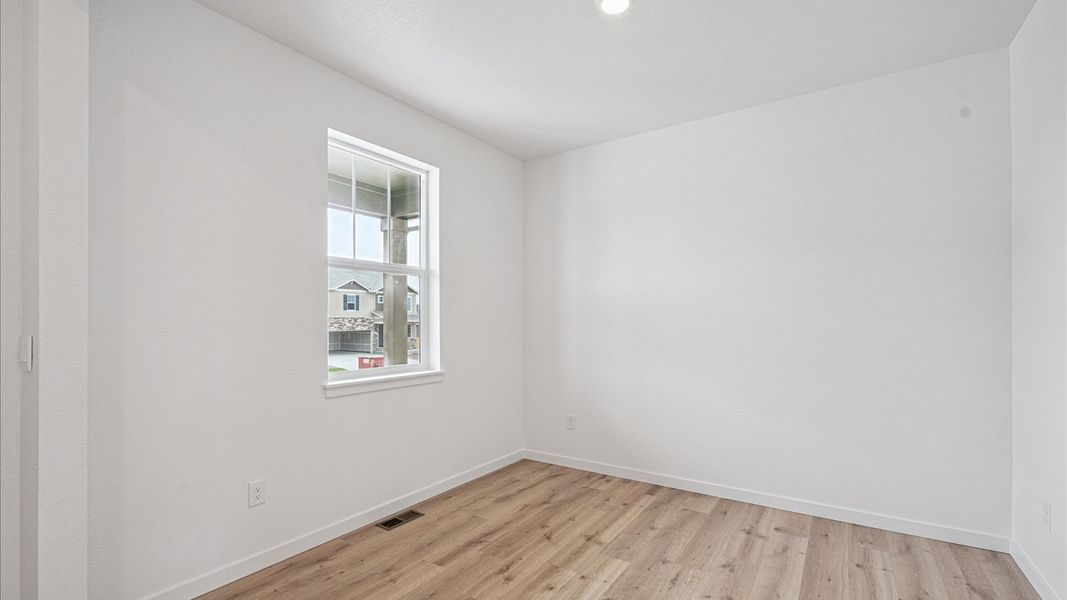 Spacious, unfurnished interior of a new home in Silver Peaks, Lochbuie (Image 11). Spacious, unfurnished interior of a new home in Silver Peaks, Lochbuie (Image 11).