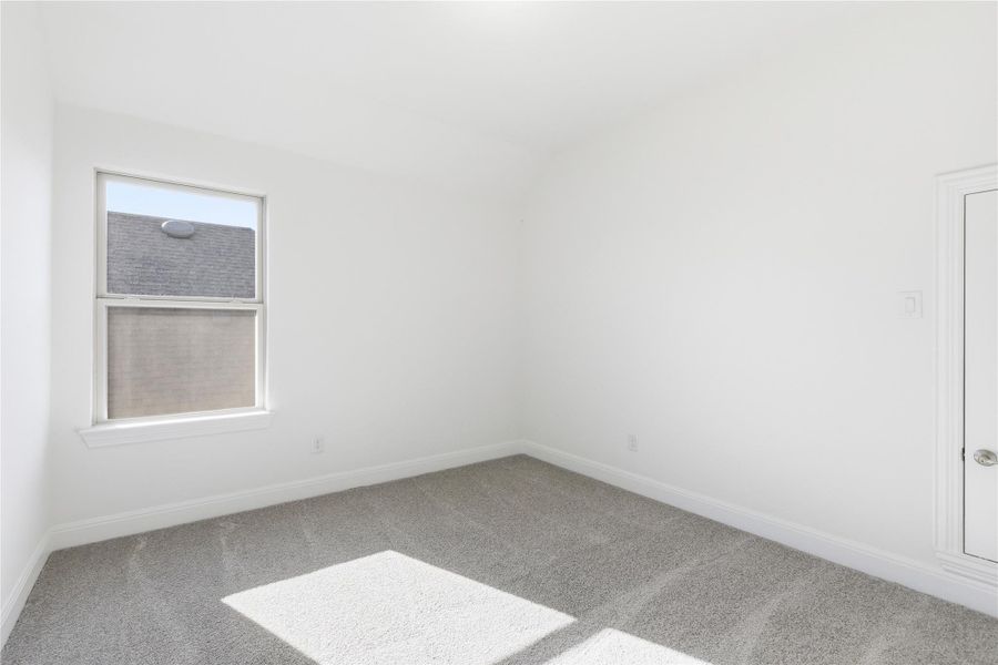 Spacious, unfurnished interior of a new home in Retreat at San Gabriel, Georgetown (Image 25).